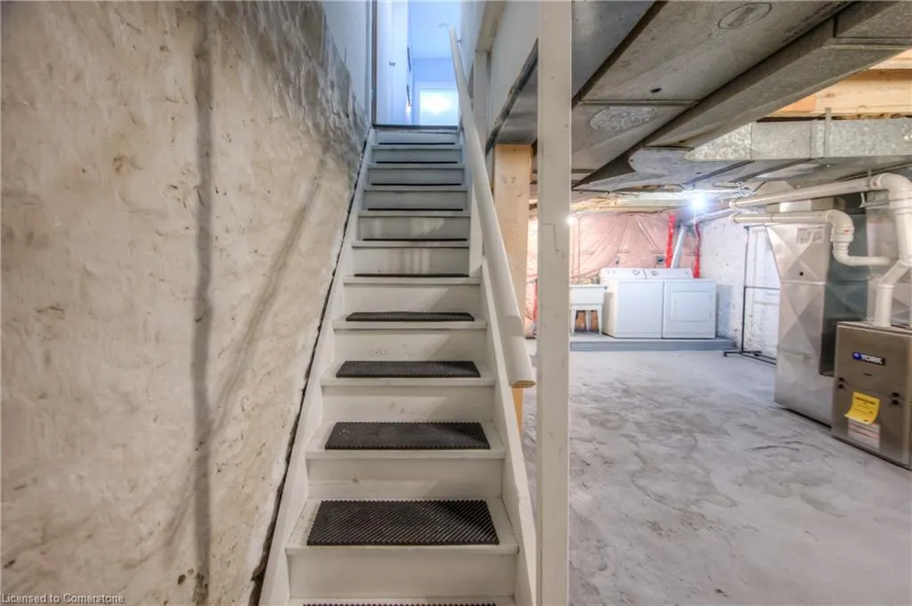 332 Queen Street W