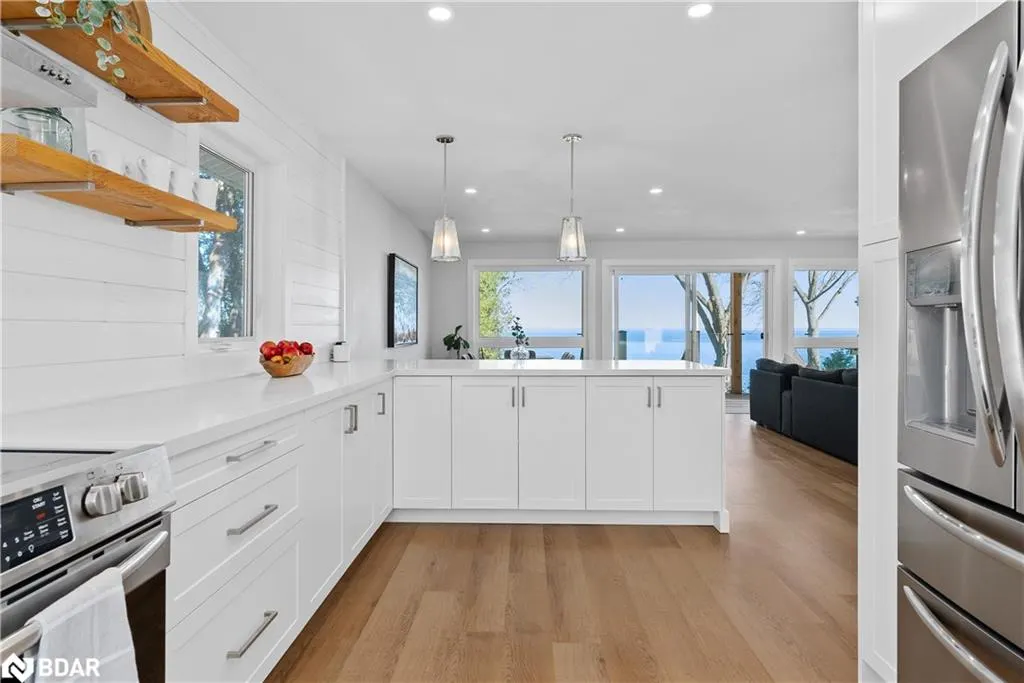 2371 Lakeshore Road E
