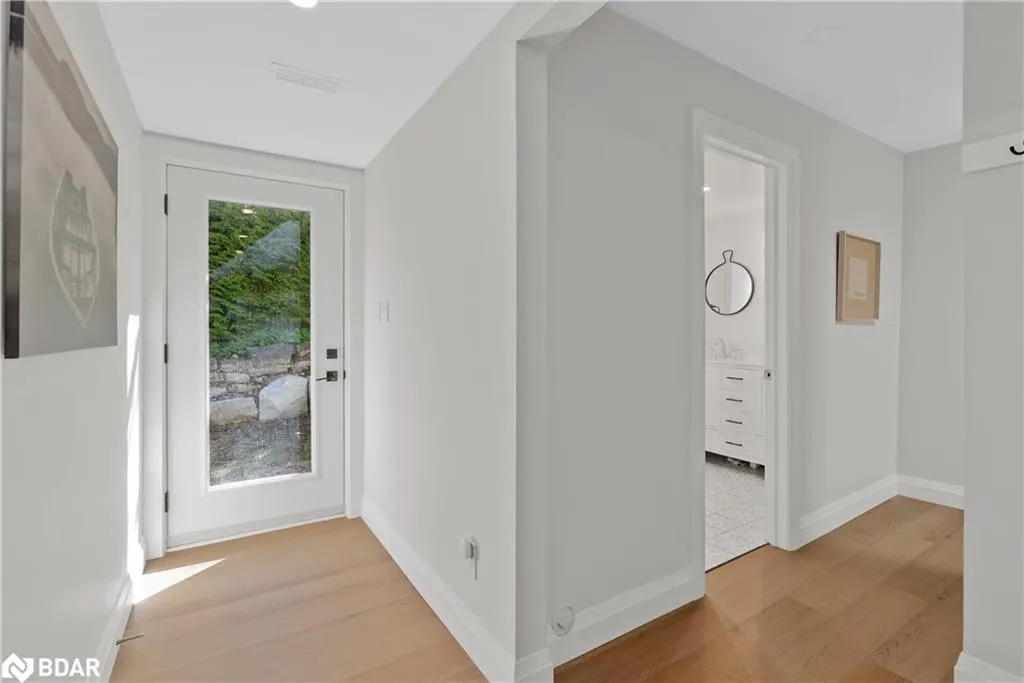 2371 Lakeshore Road E
