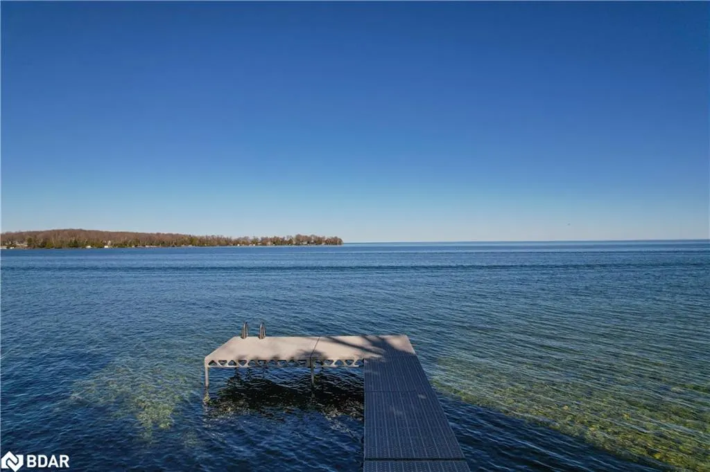 2371 Lakeshore Road E
