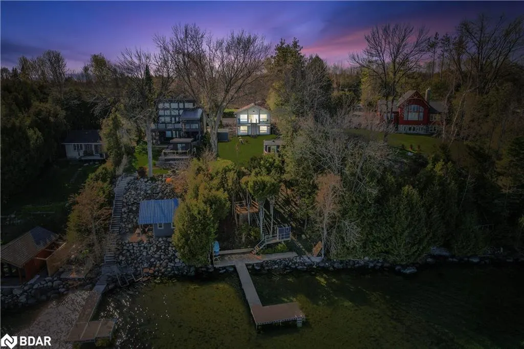 2371 Lakeshore Road E