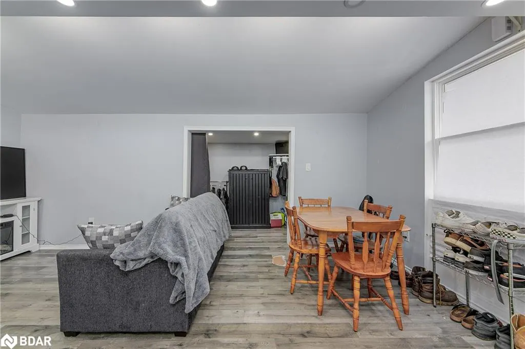 7 60th Street S