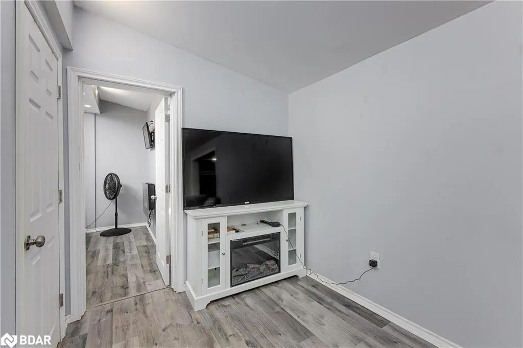 7 60th Street S