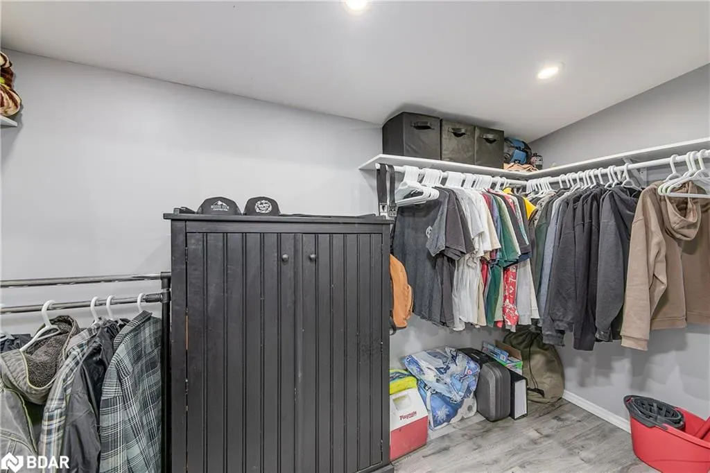 7 60th Street S