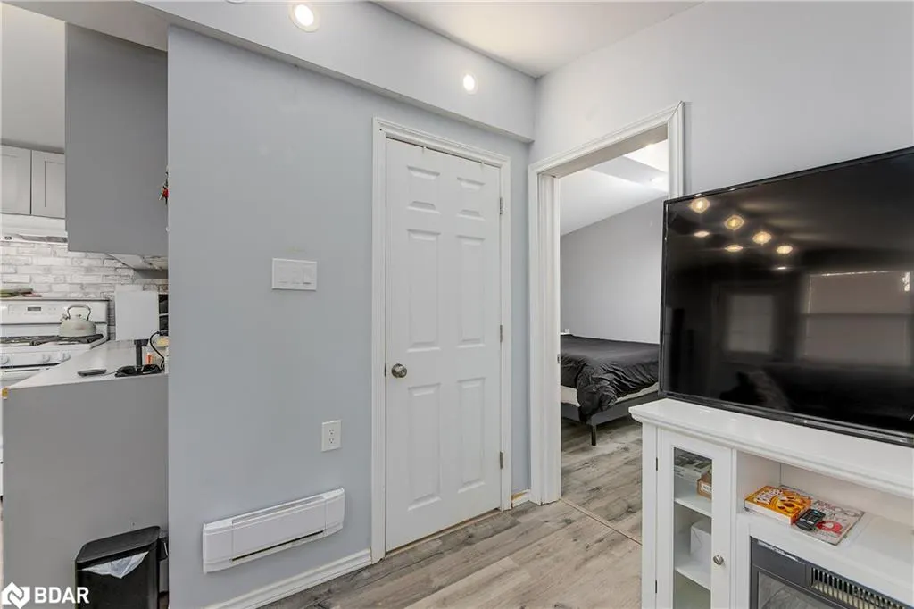 7 60th Street S