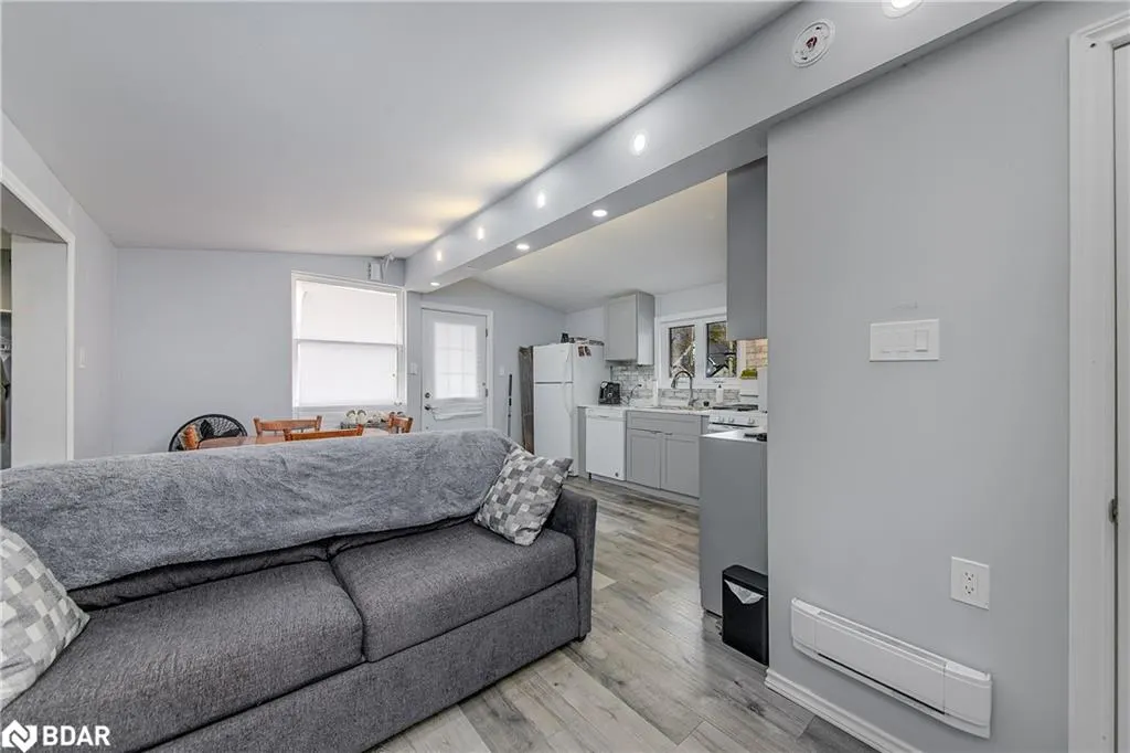 7 60th Street S
