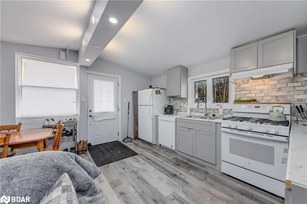 7 60th Street S