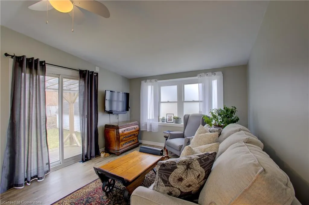 84 Wellington Street S, #2