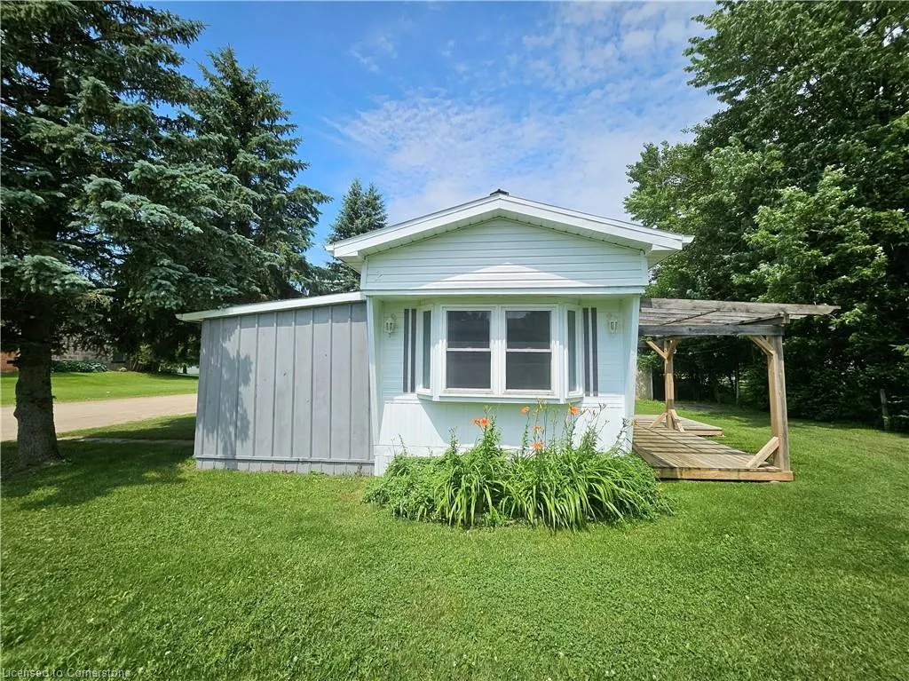 84 Wellington Street S, #2