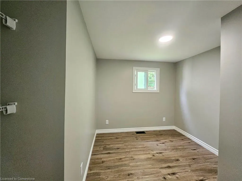 84 Wellington Street S, #2