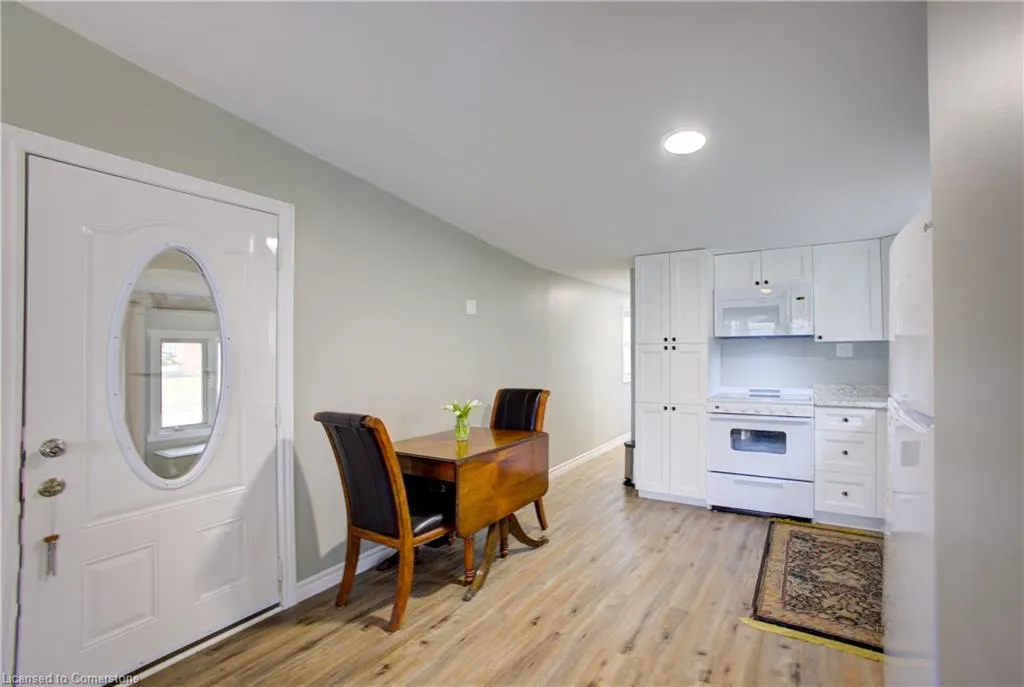 84 Wellington Street S, #2