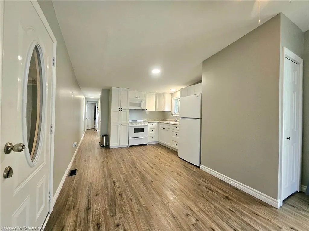 84 Wellington Street S, #2