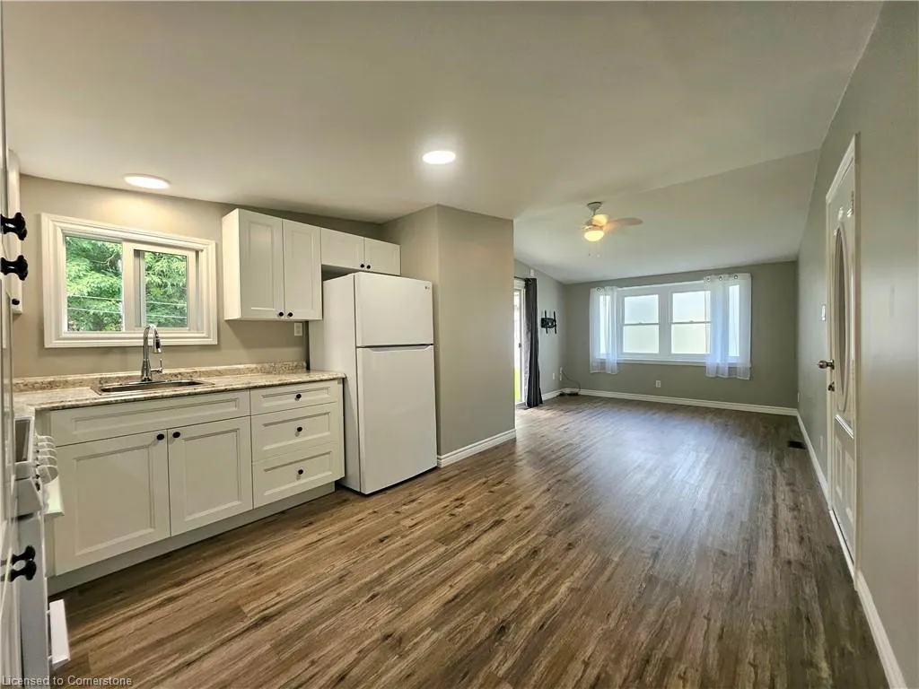 84 Wellington Street S, #2