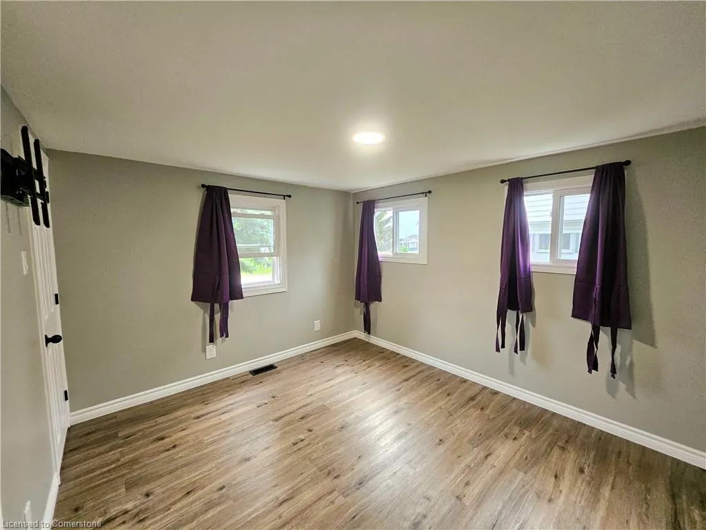 84 Wellington Street S, #2
