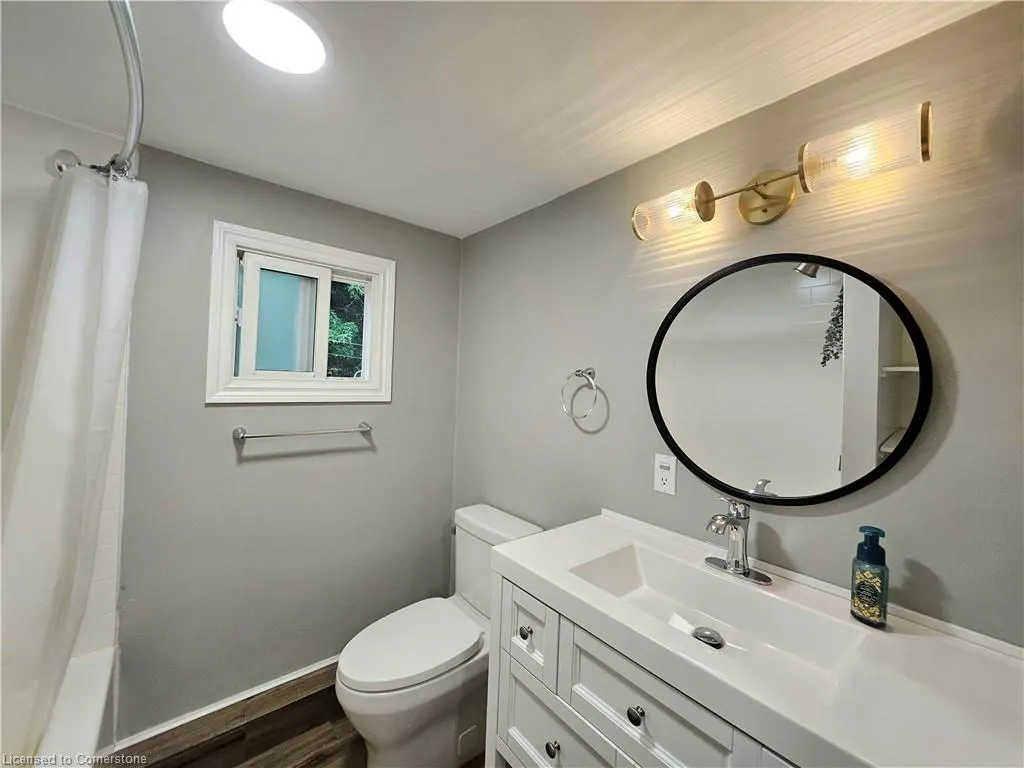 84 Wellington Street S, #2