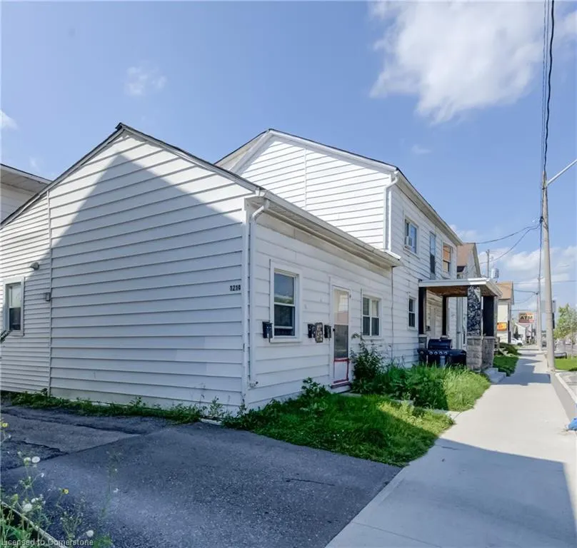 1214-1218 King Street E