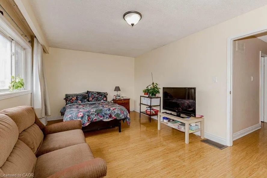 4231 Sugar Bush Road