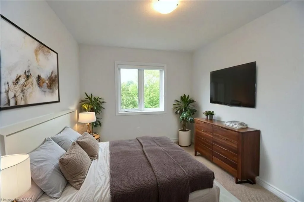 187 Wilson Street W, #4