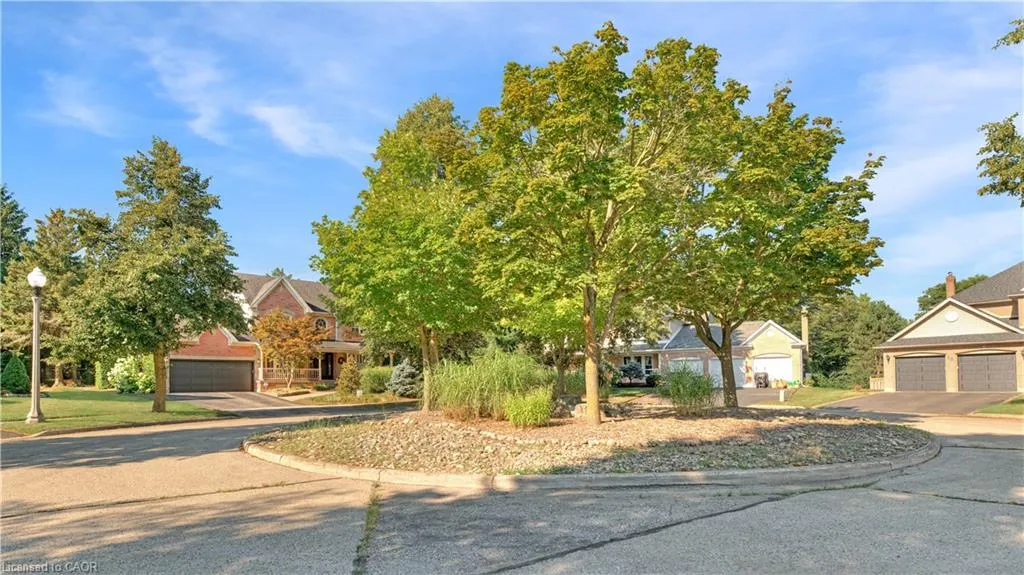 19 Huntingwood Court
