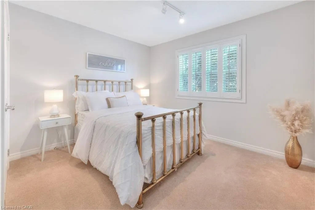 19 Huntingwood Court