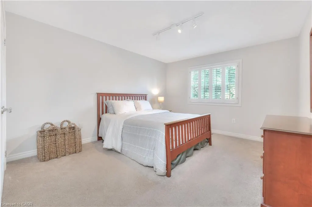 19 Huntingwood Court