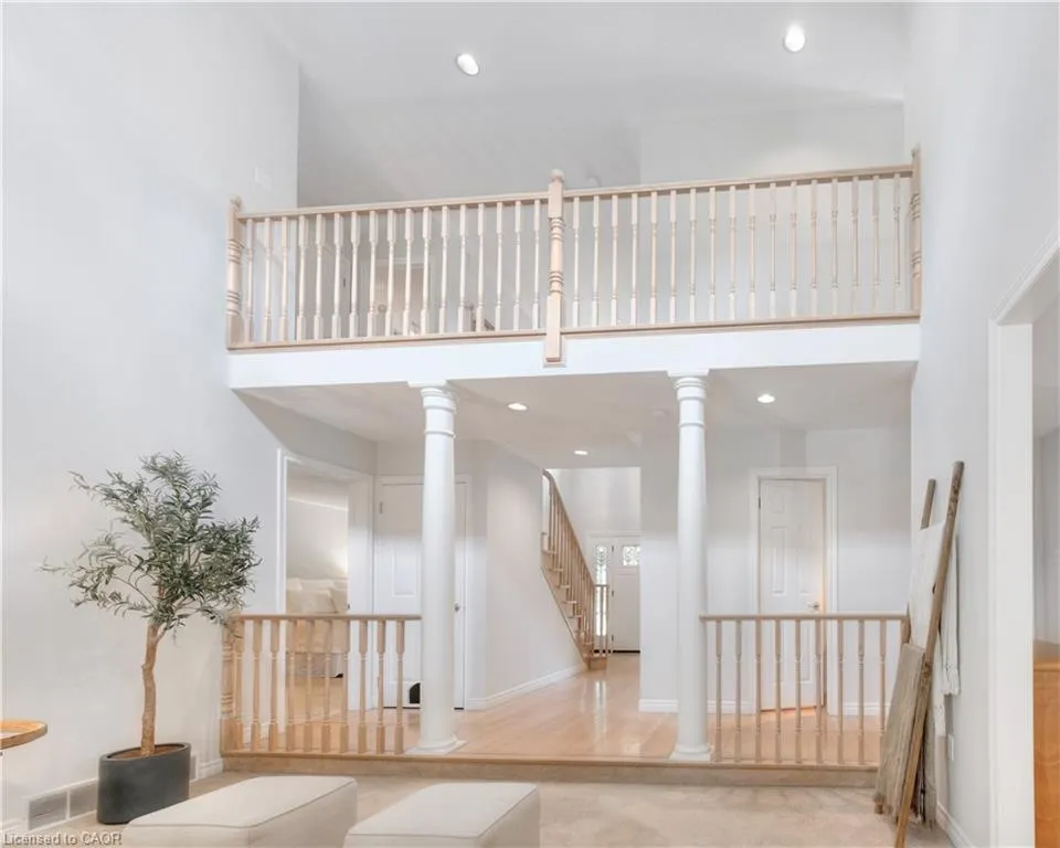 19 Huntingwood Court