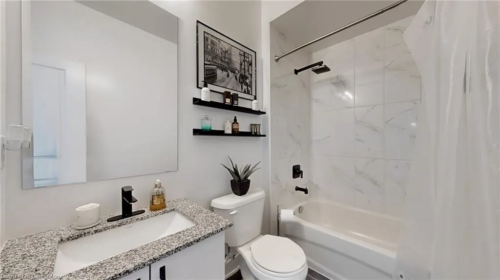 2497 Littlefield Crescent Crescent