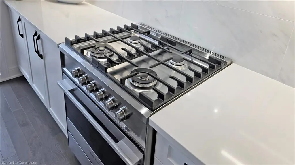 2497 Littlefield Crescent Crescent