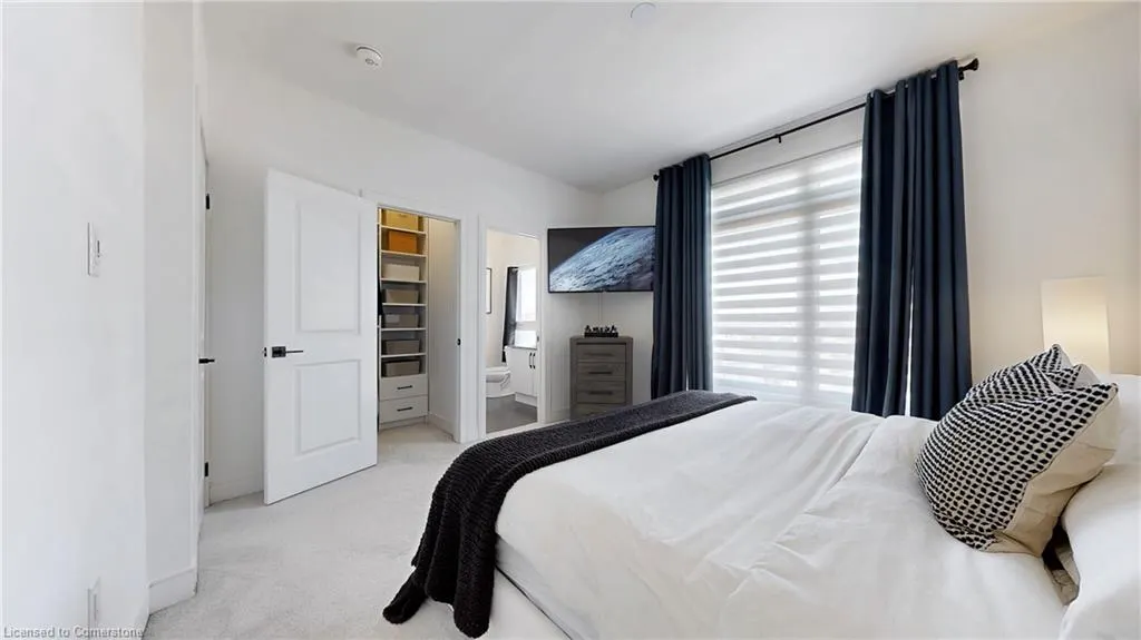 2497 Littlefield Crescent Crescent