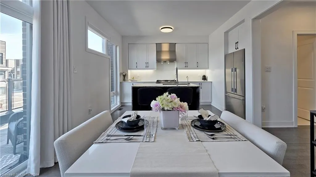 2497 Littlefield Crescent Crescent