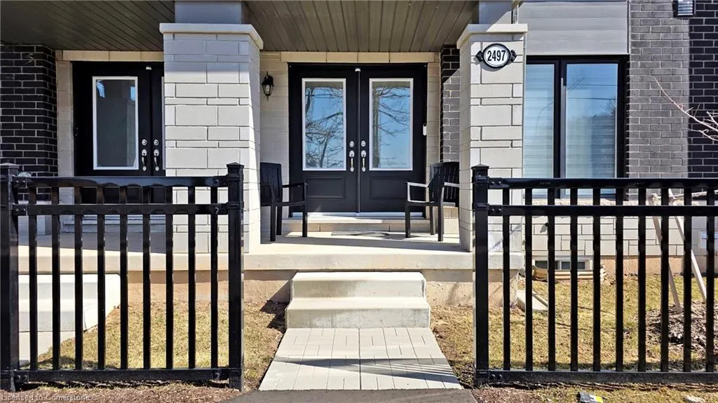 2497 Littlefield Crescent Crescent