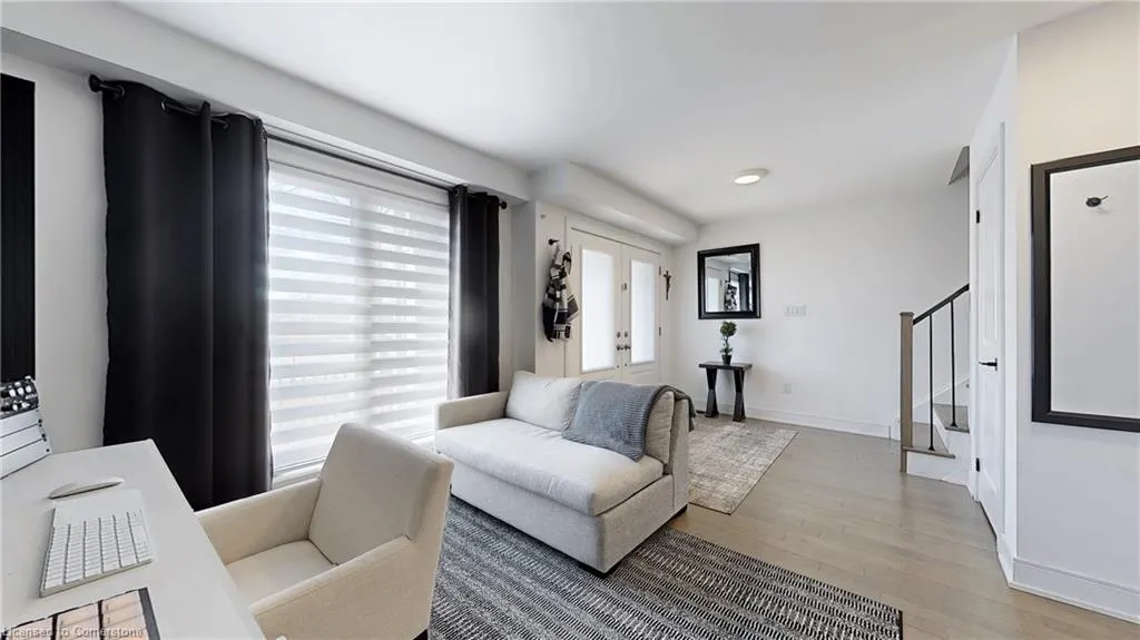 2497 Littlefield Crescent Crescent