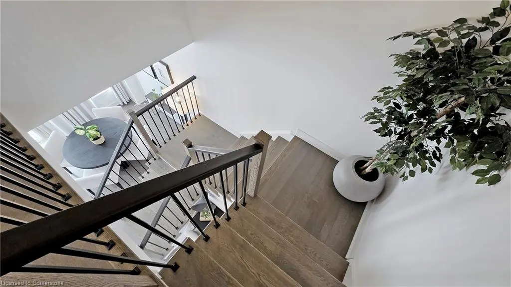 2497 Littlefield Crescent Crescent