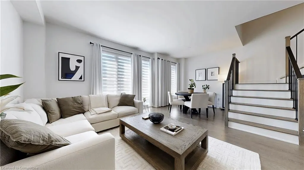 2497 Littlefield Crescent Crescent