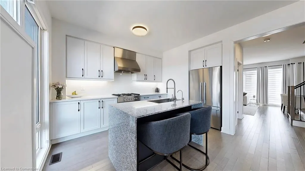 2497 Littlefield Crescent Crescent