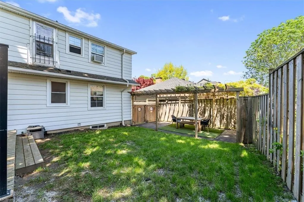 23 Nelles Boulevard