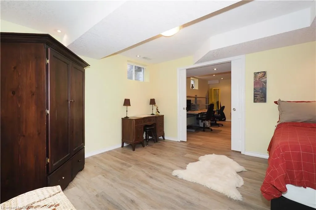 15 Treeview Drive