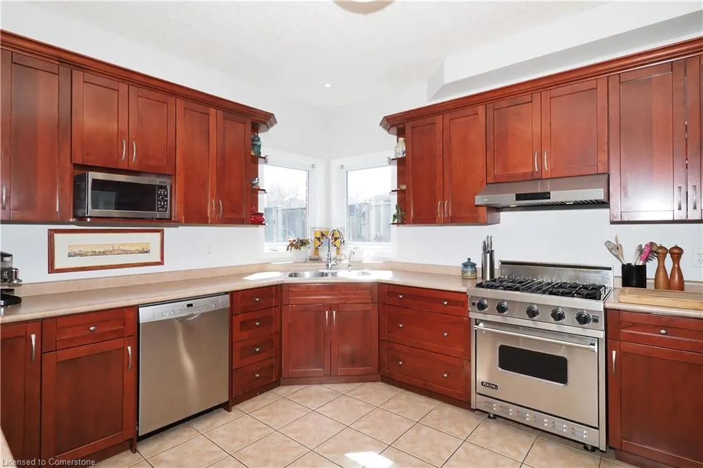 15 Treeview Drive