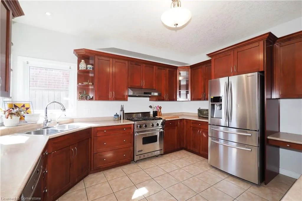 15 Treeview Drive