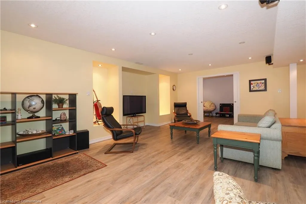15 Treeview Drive