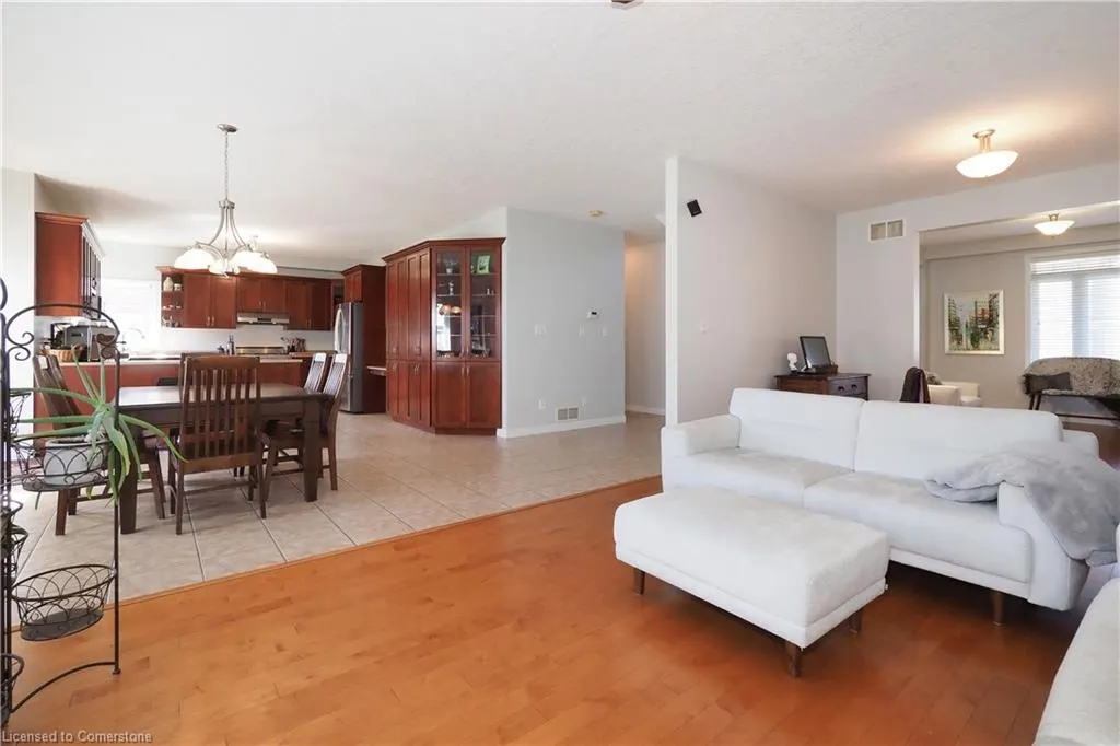 15 Treeview Drive