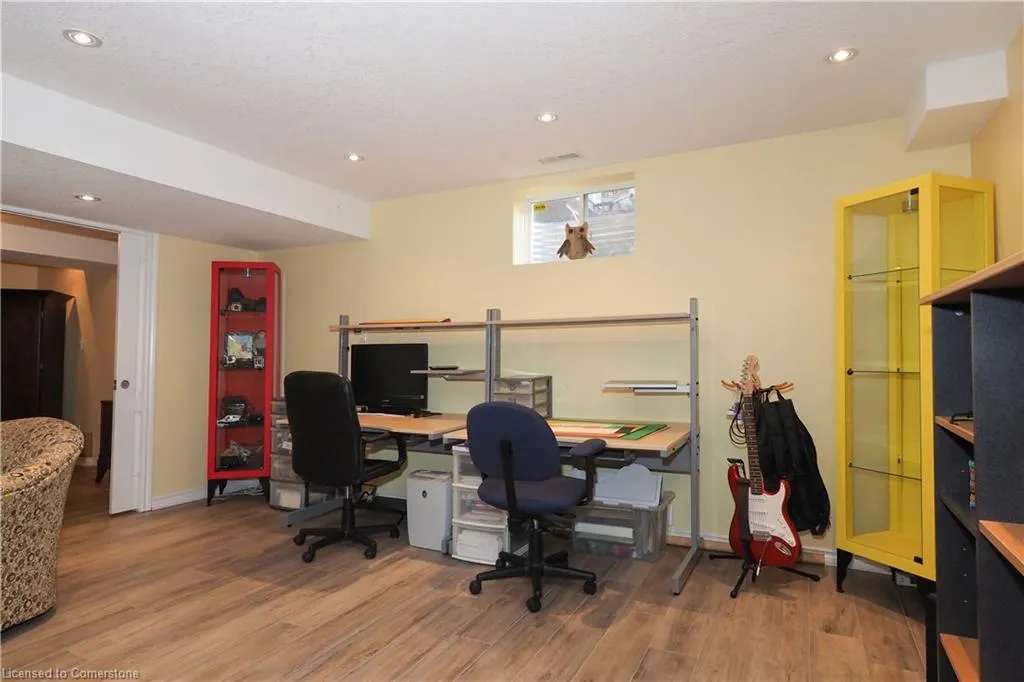 15 Treeview Drive