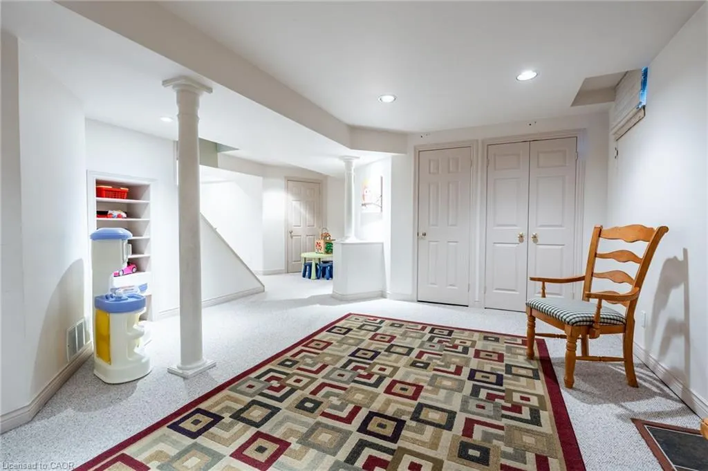 38 Fellowes Crescent