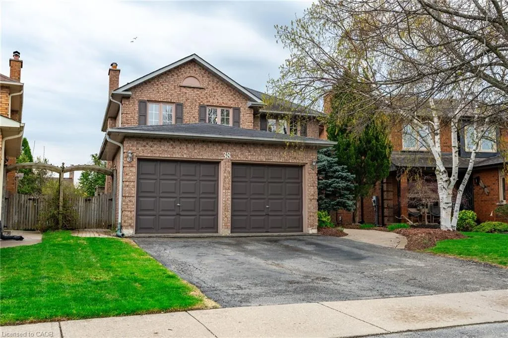 38 Fellowes Crescent