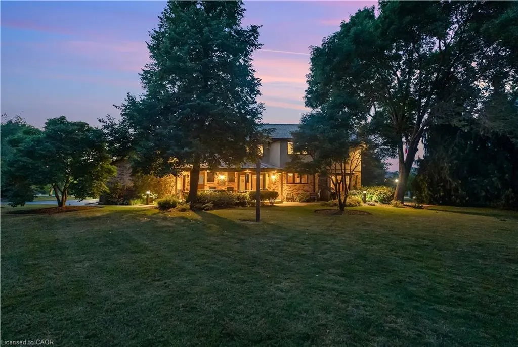 8 Lochside Drive