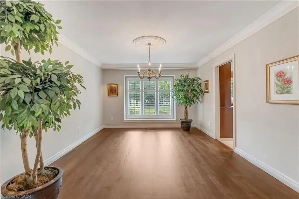 8 Lochside Drive