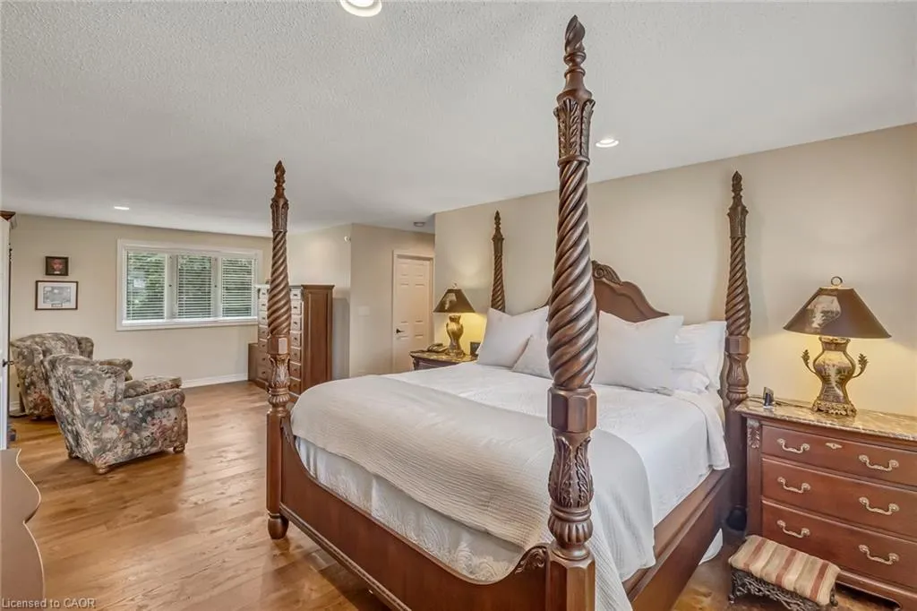 8 Lochside Drive