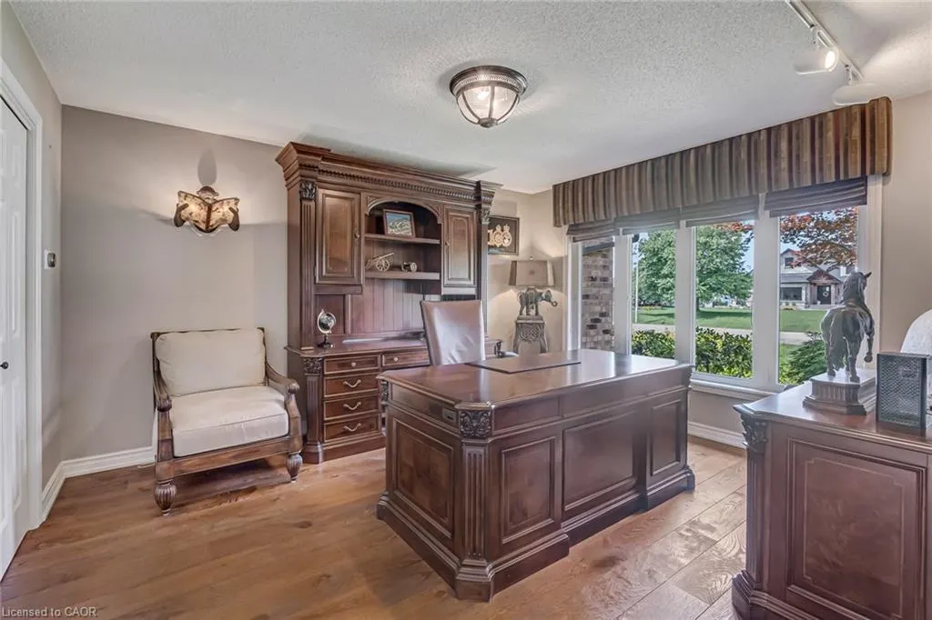 8 Lochside Drive