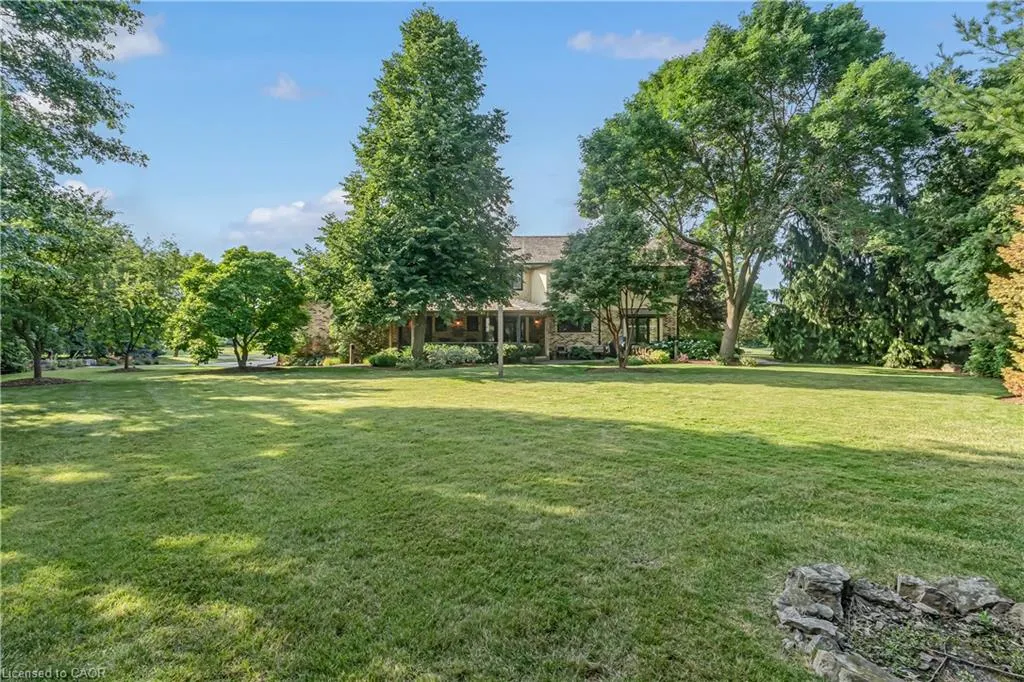 8 Lochside Drive