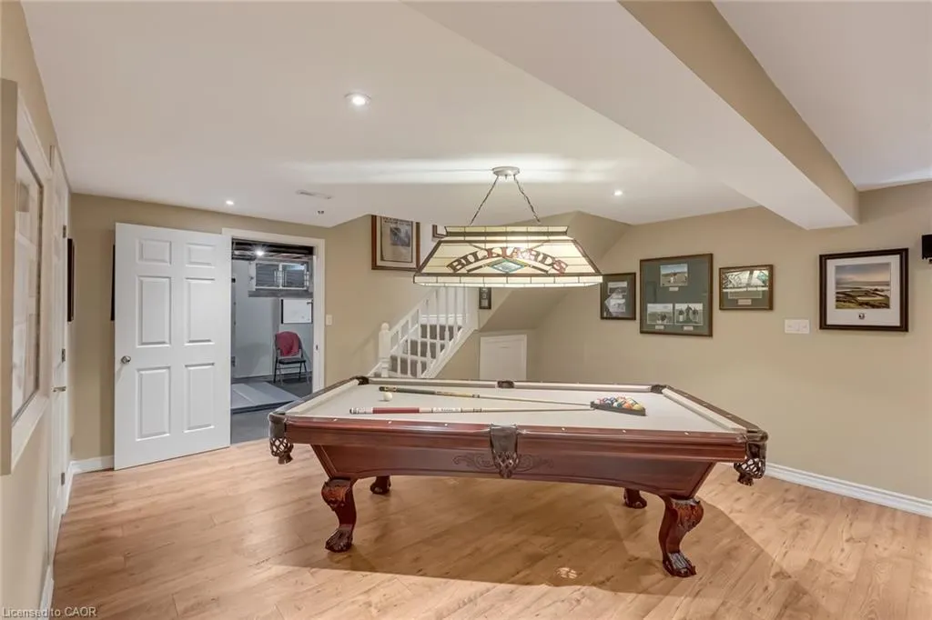 8 Lochside Drive